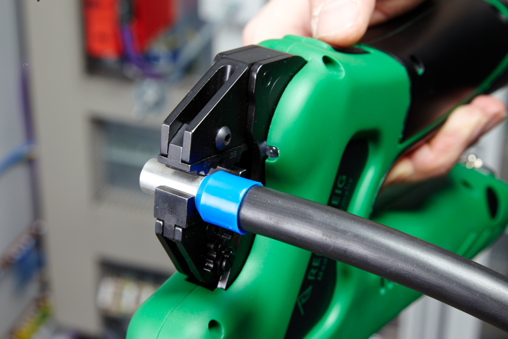 eForce® - Battery Powered Crimping Tool (x2 batteries)